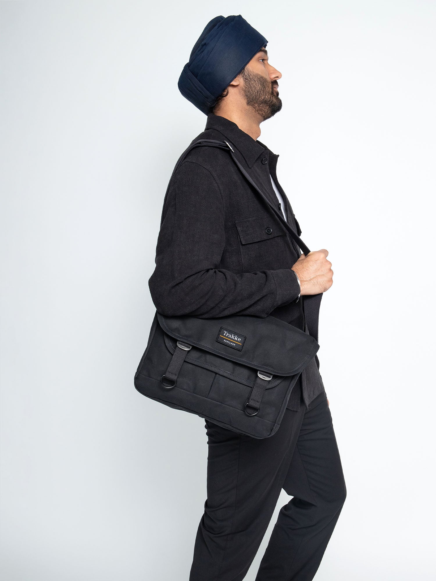 販売卸売り FUZZYKON BLACK BRIDLE MESSENGER BAG - バッグ