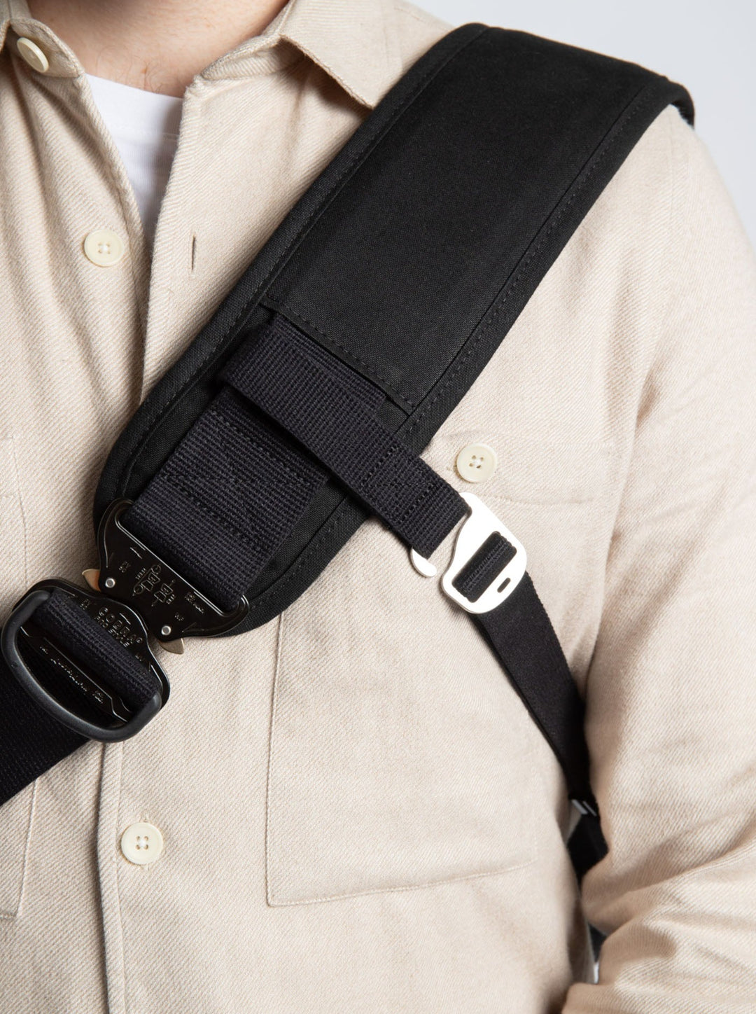 Sling bag with stabilizer strap Outlet